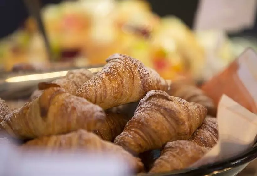 호텔 With Urban Deli