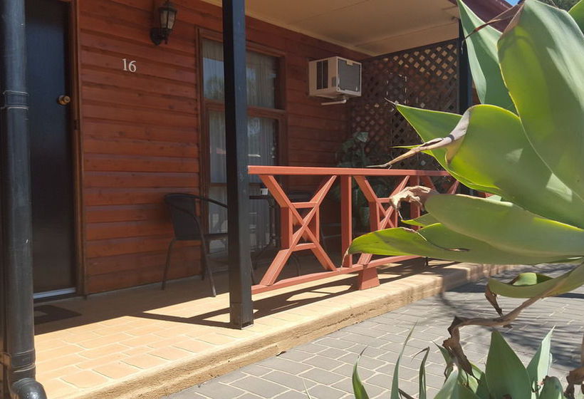 모텔 Bronco Motor Inn