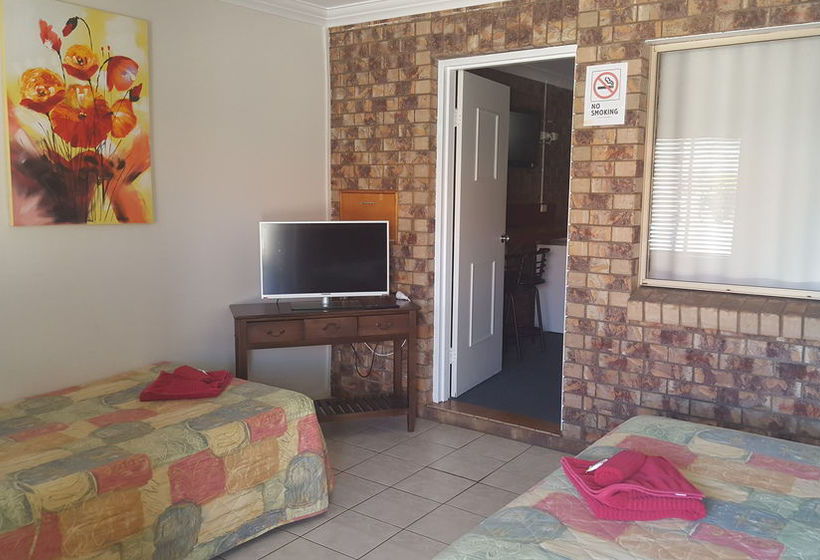 모텔 Bronco Motor Inn