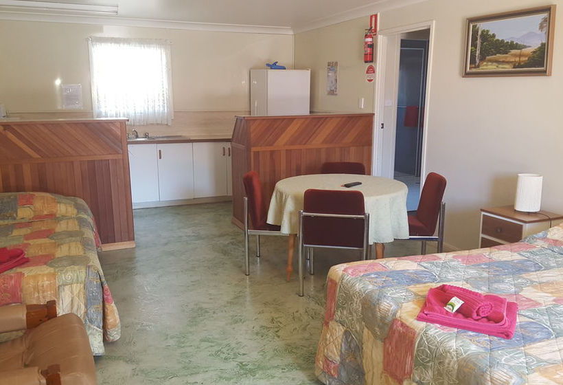 모텔 Bronco Motor Inn