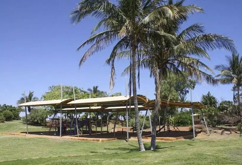 فندق على الطريق Point Samson Resort