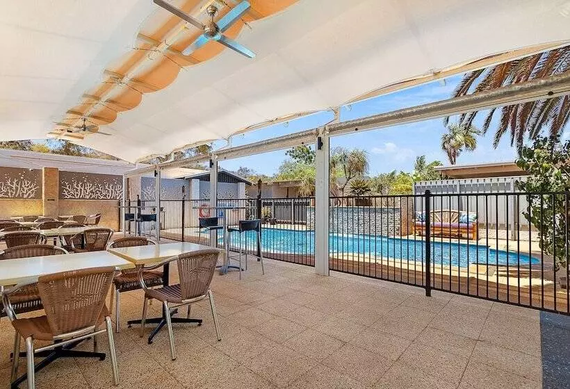 فندق على الطريق Point Samson Resort