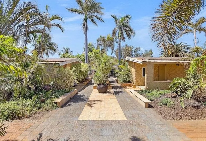 فندق على الطريق Point Samson Resort