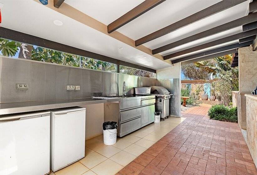 Мотель Point Samson Resort