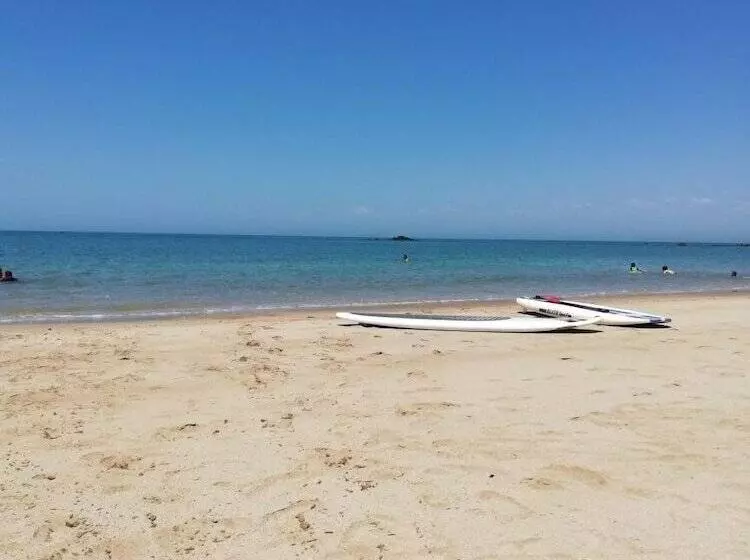 فندق على الطريق Point Samson Resort