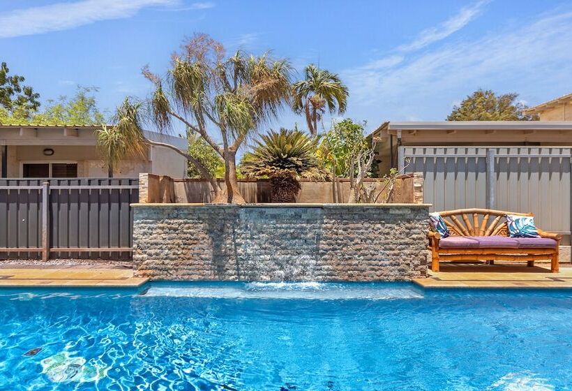 Мотель Point Samson Resort