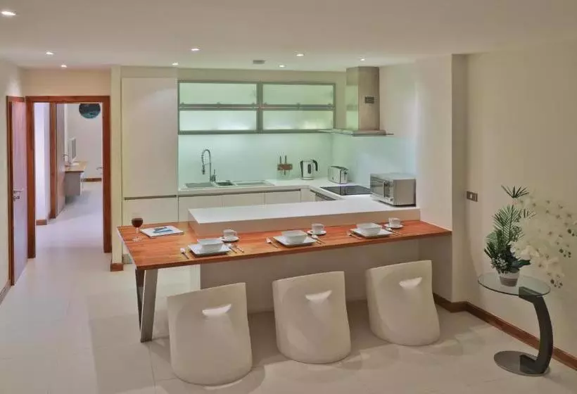 Osho Luxury Beachfront Apartments