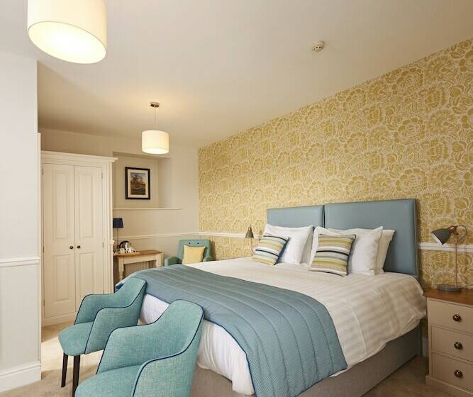 بنسيون Newfield Hall