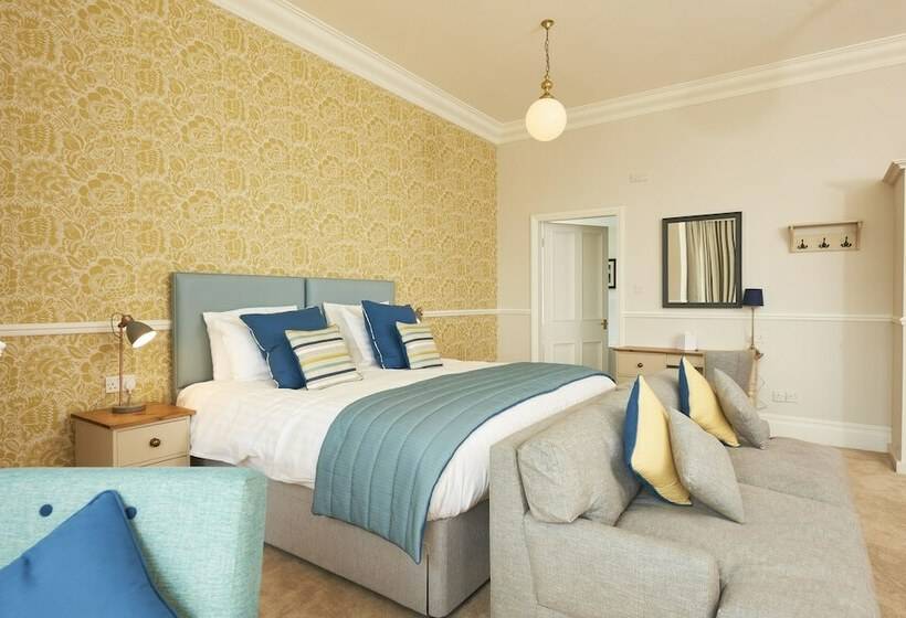 بنسيون Newfield Hall