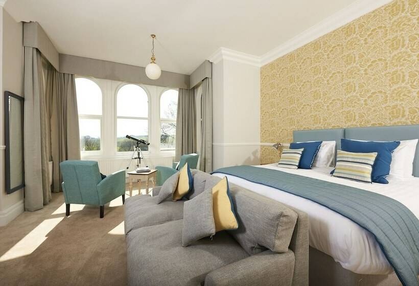 بنسيون Newfield Hall