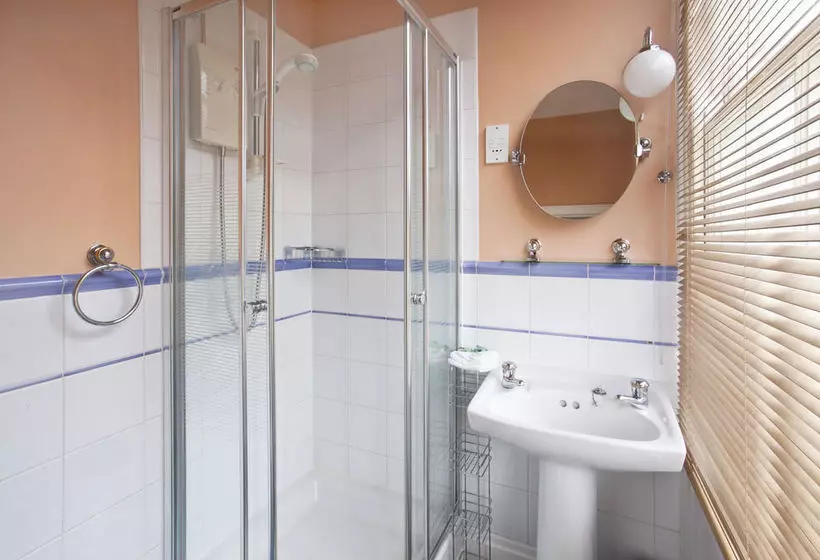 민박 The Hazelwood