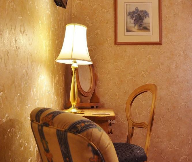 تختخواب و صبحانه The Hazelwood