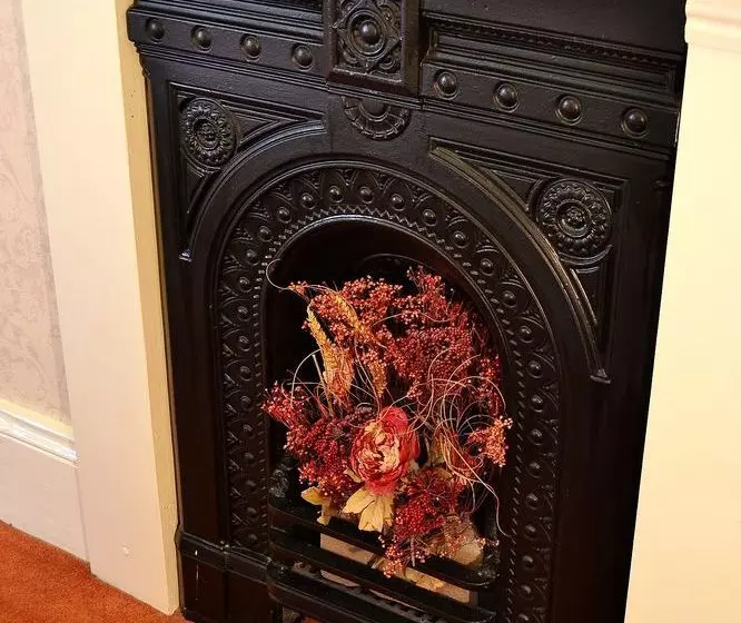 민박 The Hazelwood