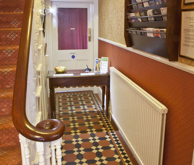 تختخواب و صبحانه The Hazelwood