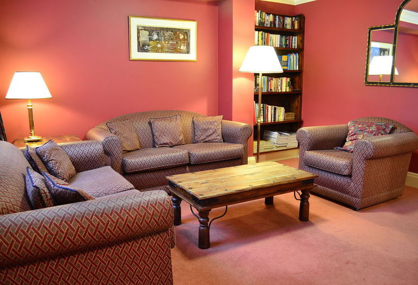 تختخواب و صبحانه The Hazelwood