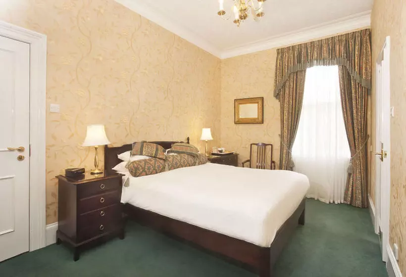 민박 The Hazelwood