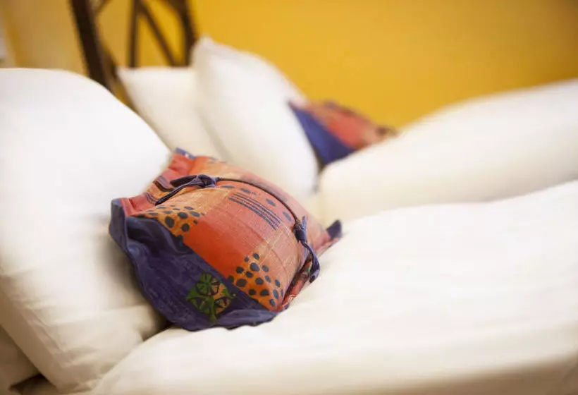 민박 The Hazelwood