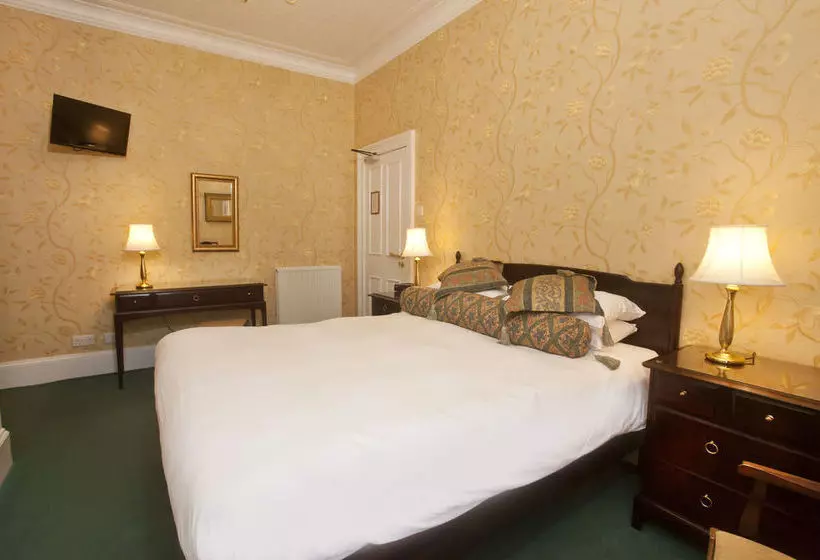 민박 The Hazelwood