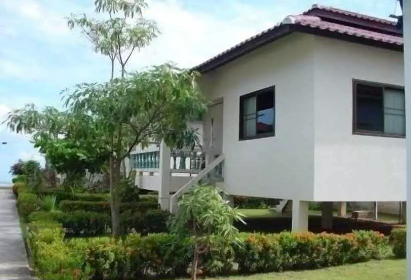 استراحتگاه New Sunrise Village Bang Po Beach