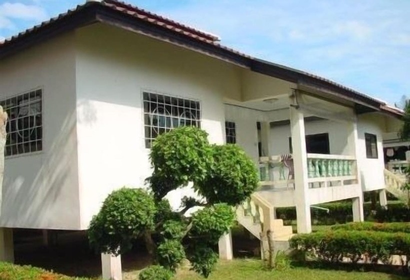 渡假胜地 New Sunrise Village Bang Po Beach