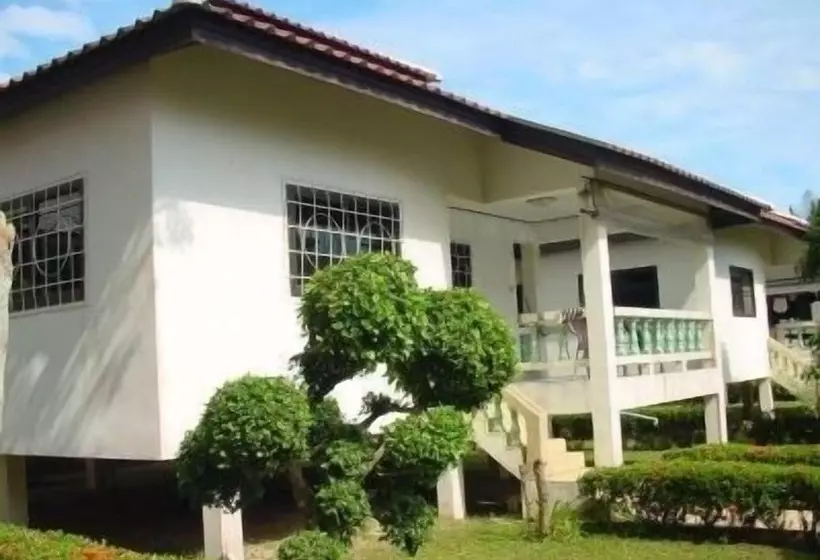 استراحتگاه New Sunrise Village Bang Po Beach