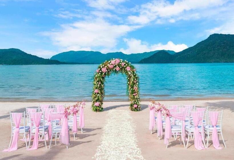 منتجع The St. Regis Langkawi