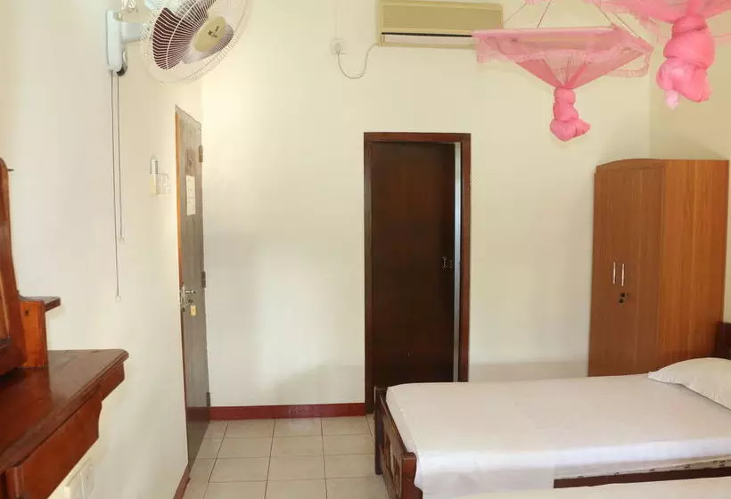 Bed and Breakfast Sayuru Inn