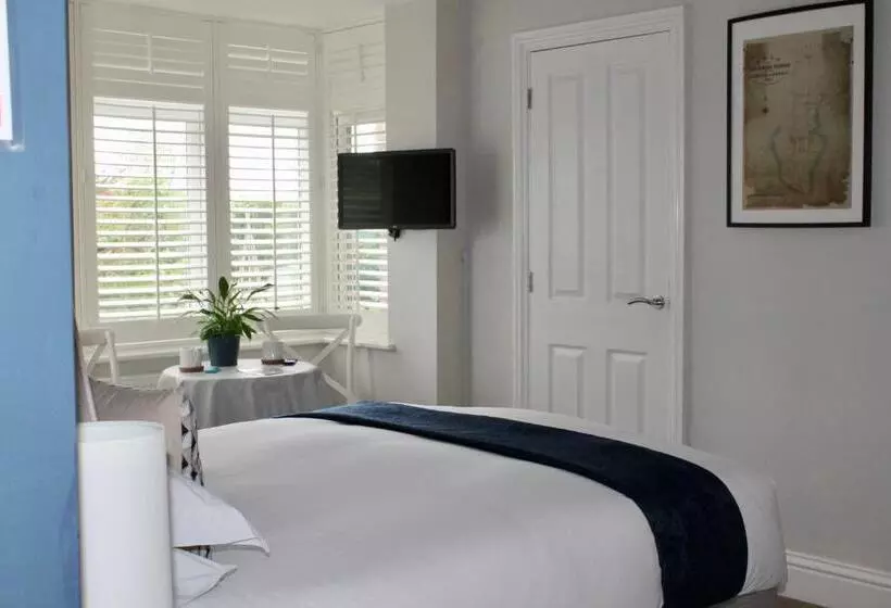 住宿加早餐  The Bosham Boathouse