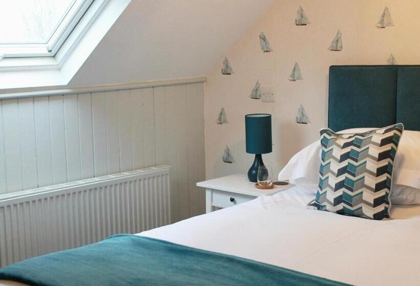 مبيت وإفطار The Bosham Boathouse