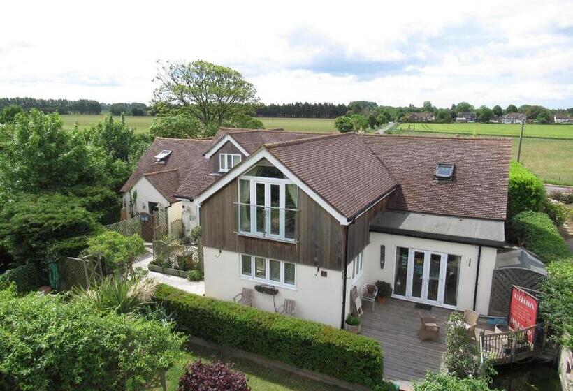 مبيت وإفطار The Bosham Boathouse