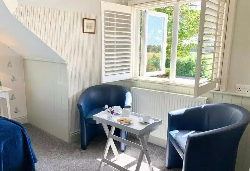 住宿加早餐  The Bosham Boathouse