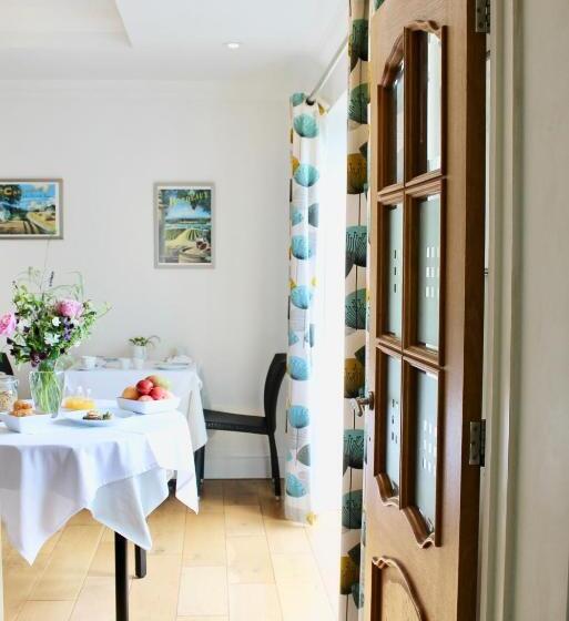 مبيت وإفطار The Bosham Boathouse