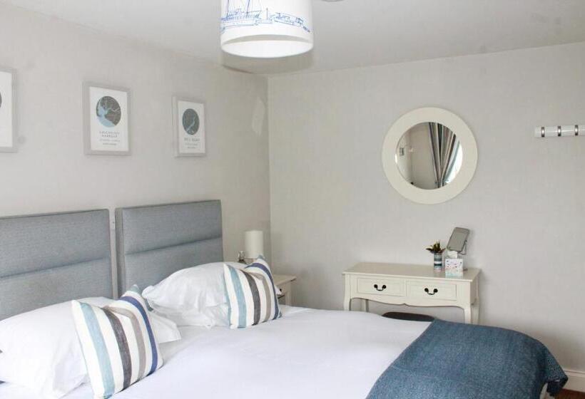 مبيت وإفطار The Bosham Boathouse