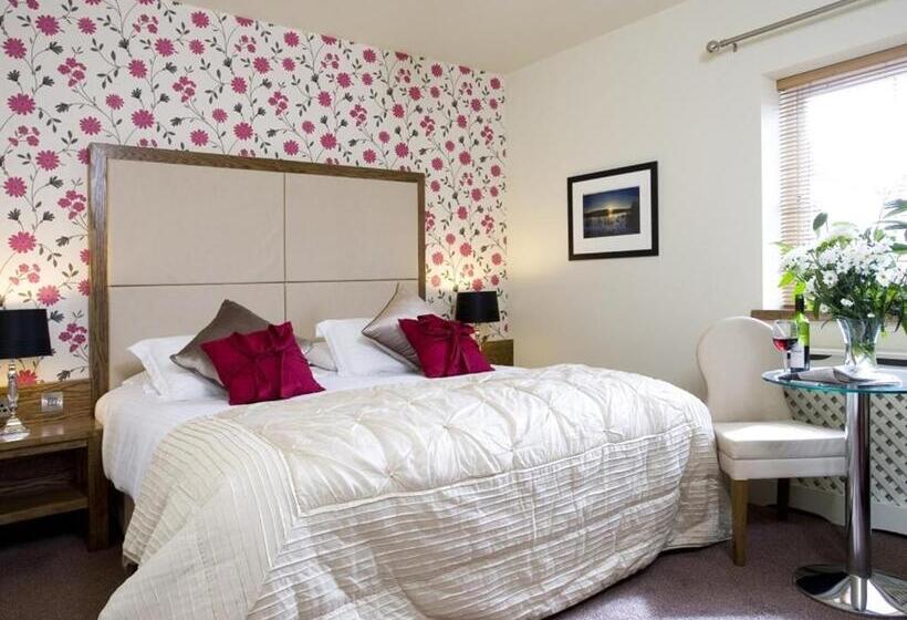 Отель Customs House Country Inn