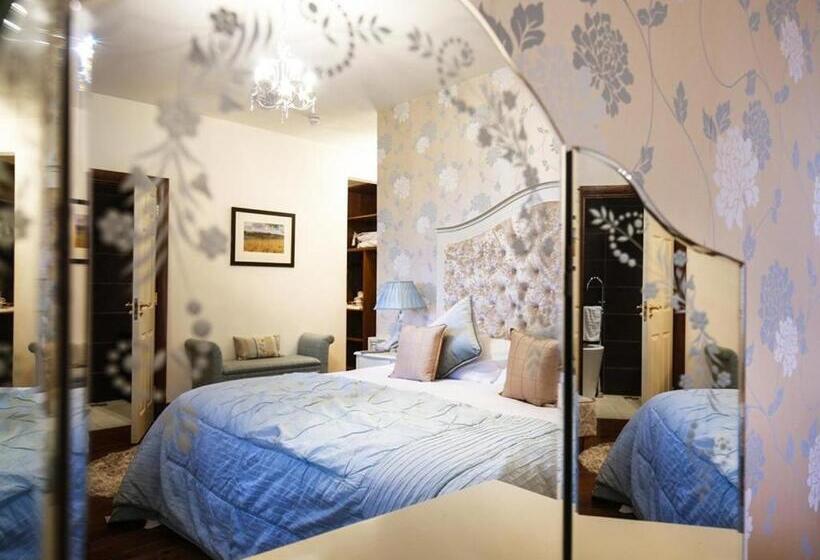 Отель Customs House Country Inn