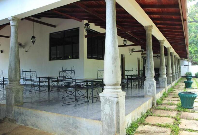 ホテル Dambulu Oya Family Park