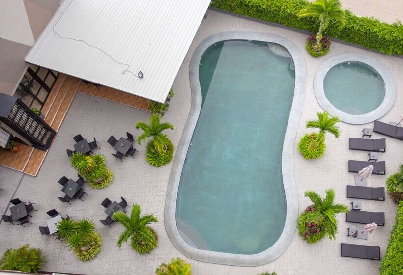 酒店 Golden Tulip Essential Pattaya