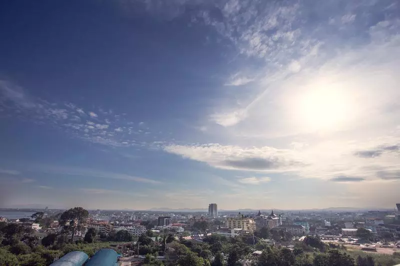 酒店 Golden Tulip Essential Pattaya