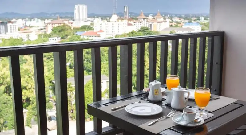 ホテル Golden Tulip Essential Pattaya