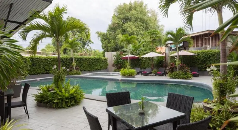 ホテル Golden Tulip Essential Pattaya