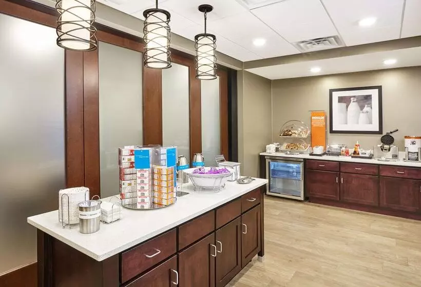 Отель Hampton Inn Fond Du Lac