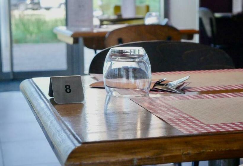 בית מלון כפרי Ibis Budget Aéroport Lyon Saint Exupéry