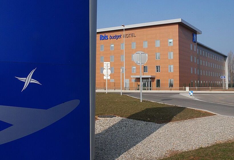 בית מלון כפרי Ibis Budget Aéroport Lyon Saint Exupéry