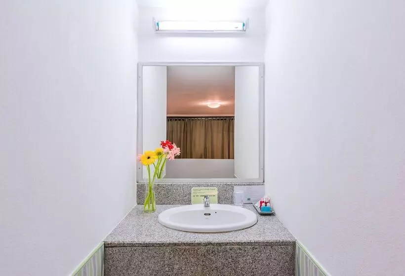 هتل Little Home Ao Nang