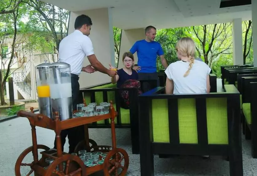 בית מלון כפרי Nice Place Resort