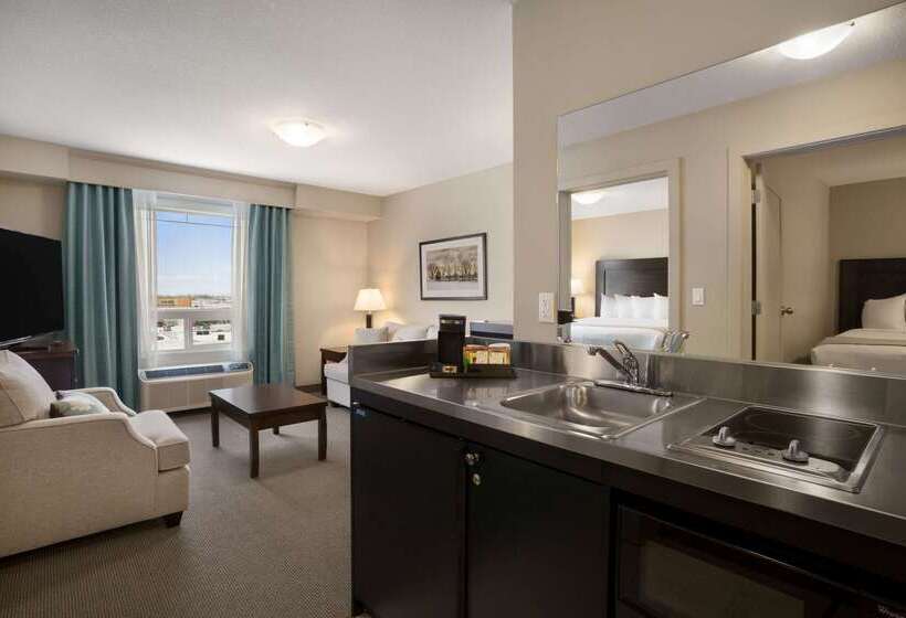 Hotel Ramada By Wyndham Emerald Park/regina East