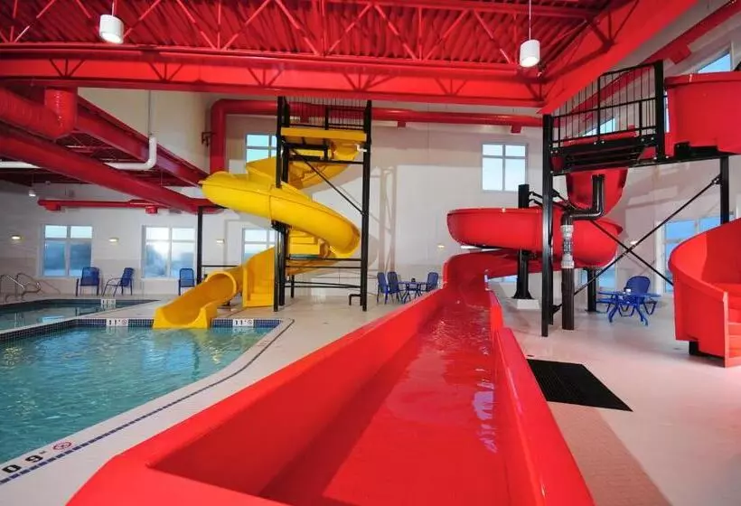 Hotel Ramada By Wyndham Emerald Park/regina East