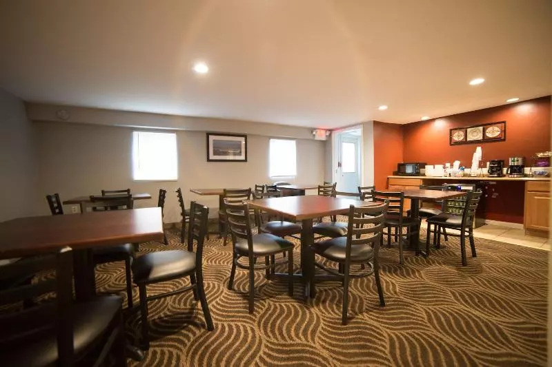 Отель Wildwood Inn, A Travelodge By Wyndham