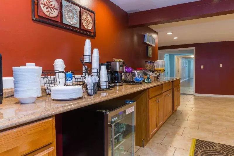 Отель Wildwood Inn, A Travelodge By Wyndham