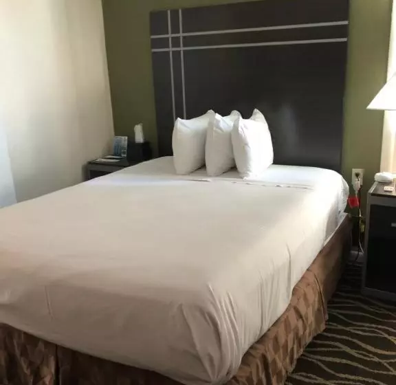 Отель Wildwood Inn, A Travelodge By Wyndham